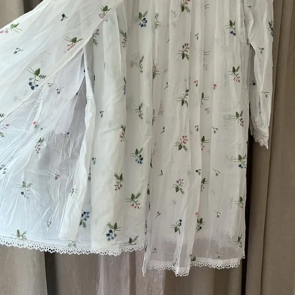 Queen Anne’s Lace by Eileen West Floral Embroidered Whimsical Garden Night Dress Pajamas